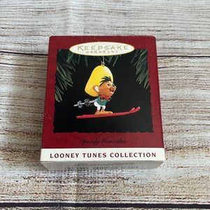 Hallmark ornament. 1994 Looney Tunes Speedy Gonzales. EUC w/OB.